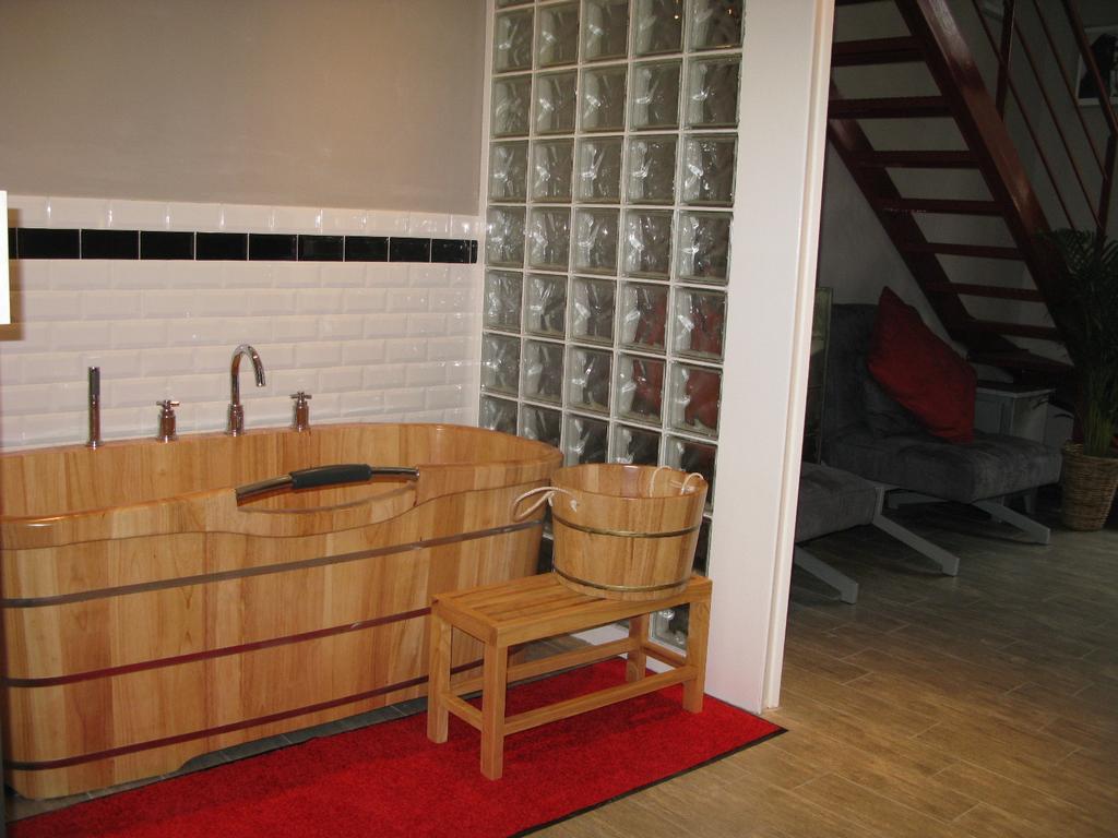 Le Mas D'Acanthe Montfaucon  Room photo